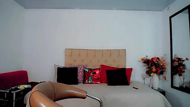 maria camilacms online show from October 22, 6:35 pm