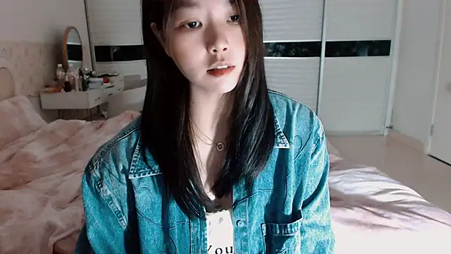 -Lucky Girl online show from April 7, 1:13 pm