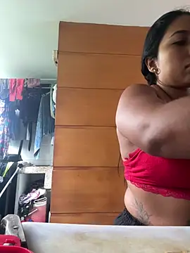 emmyjhonson07 online show from November 12, 3:32 pm