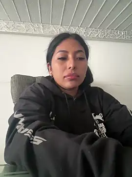 emmyjhonson07 online show from April 20, 11:46 am