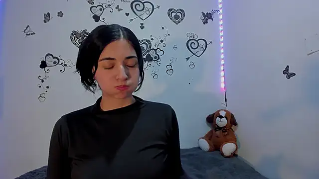 Linisprincehot69 online show from December 2, 7:43 am