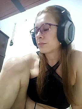 Snapshot of mademonsexy chatting on October 17, 4:05 am mademonsexy online show from October 17, 4:05 am