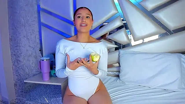 Miia002 online show from February 21, 1:28 am