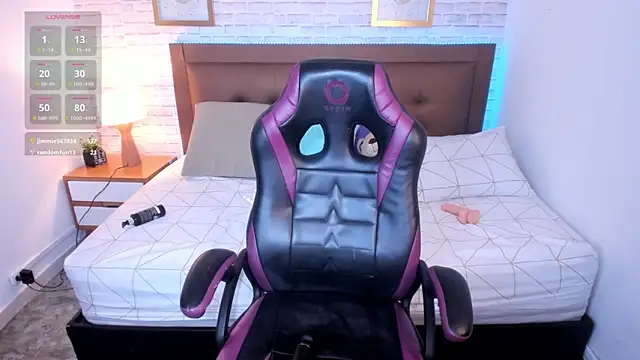 julieth love  online show from September 10, 3:45 pm