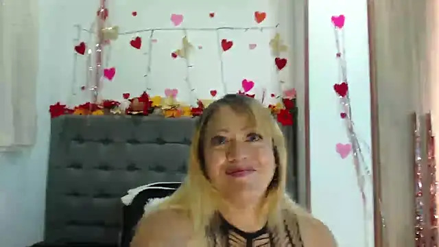 ChristinMooree online show from January 5, 5:27 pm