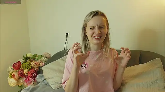 Beatrica Klein online show from November 17, 4:19 pm