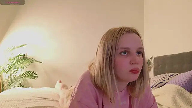Beatrica Klein online show from May 9, 1:57 pm