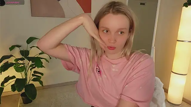 Beatrica Klein online show from November 10, 4:13 pm