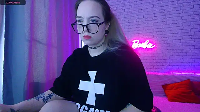 -Stacyy- online show from October 25, 5:04 am