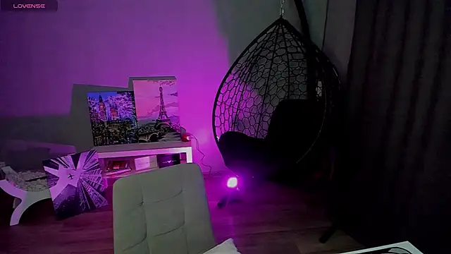 lily williamss online show from November 3, 1:20 am