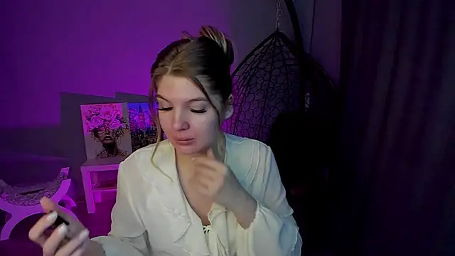 lily williamss online show from February 12, 12:12 am