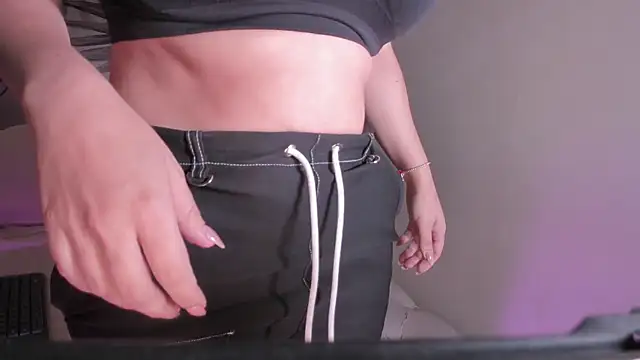 Samaantha-White online show from April 9, 11:37 am