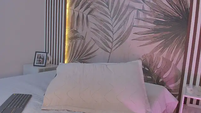 Samaantha-White online show from October 14, 12:08 pm