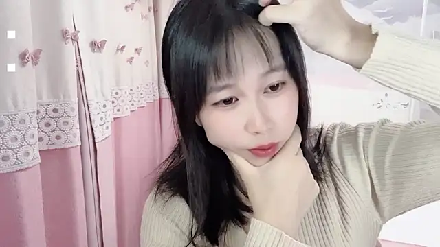 Snapshot of Shleybaby chatting on October 15, 6:49 am Shleybaby online show from October 15, 6:49 am