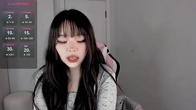 Snapshot of hee_young11 chatting on October 10, 11:42 pm hee young11 online show from October 10, 11:42 pm