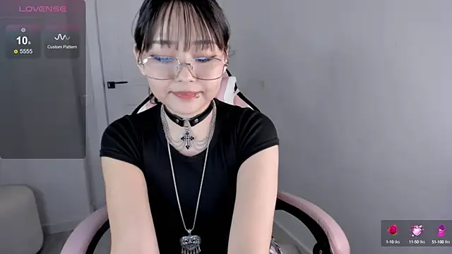 Snapshot of hee_young11 chatting on September 13, 10:34 am hee young11 online show from September 13, 10:34 am