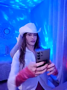 Luna Kitanna online show from November 15, 10:33 pm