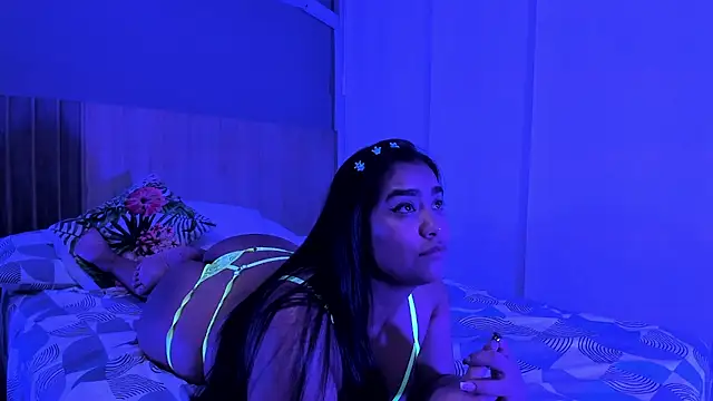 hannnasmith online show from November 24, 3:19 am