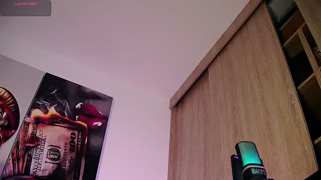 aidaadams online show from September 12, 11:28 am