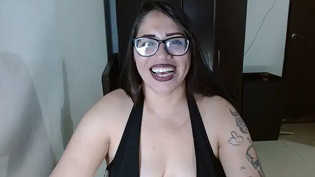 natashasmithe online show from June 12, 1:24 am