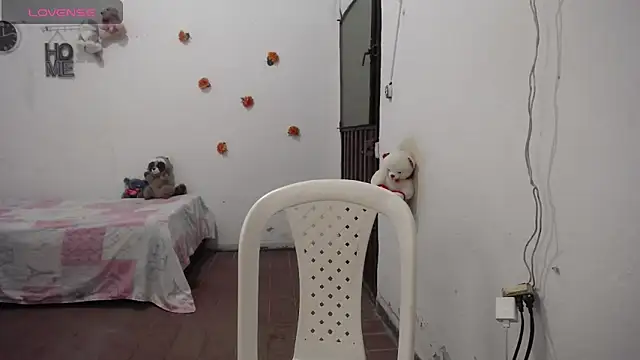 foxysweet09 online show from September 28, 5:14 am