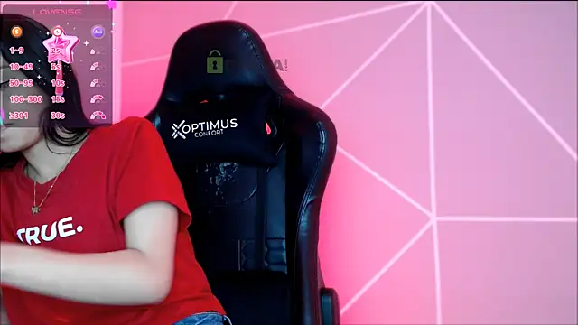 Snapshot of lilylouisee chatting on September 17, 10:24 am lilylouisee online show from September 17, 10:24 am