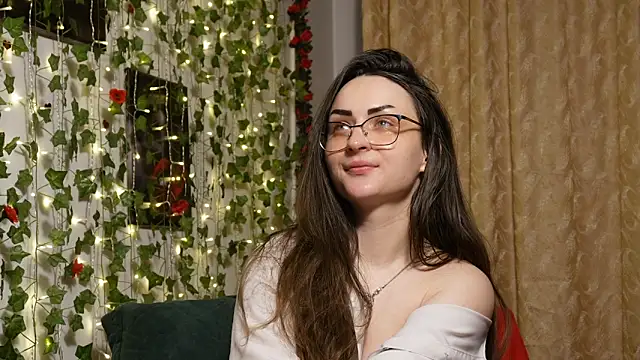 NaughtYHomemadE online show from January 11, 2:11 pm