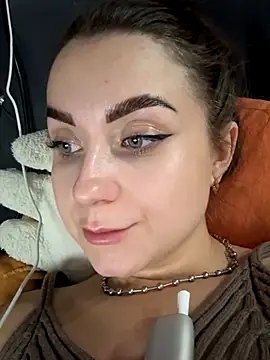 Snapshot of ellie_ssexy chatting on September 13, 9:23 pm ellie ssexy online show from September 13, 9:23 pm