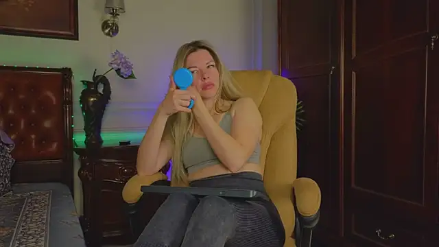 Real Tini online show from April 18, 6:27 am