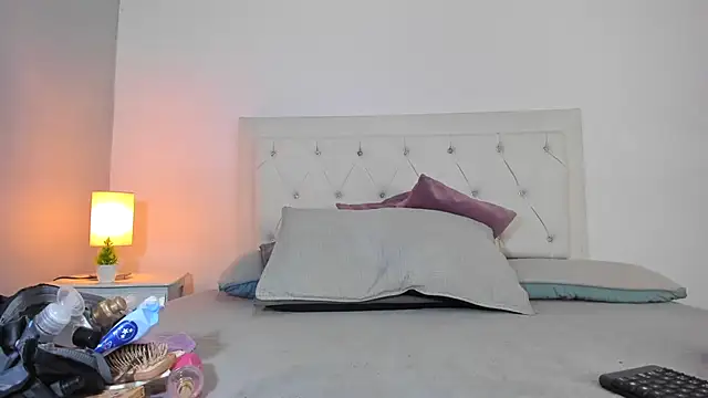 MELISSA ALVAREZ online show from November 15, 9:21 am