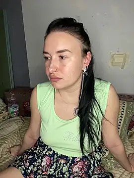 Roxana Bell online show from April 21, 8:05 pm