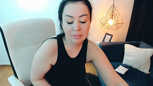 LayaFlow online show from March 4, 9:16 am