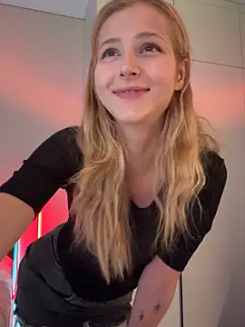 LunaRase online show from March 15, 10:17 am