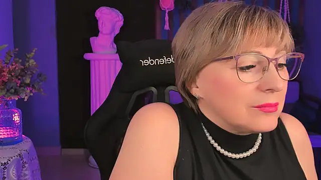 sugar vivien online show from October 4, 1:39 pm