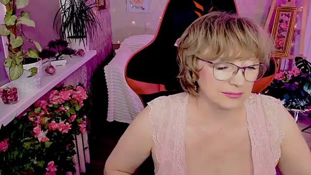 sugar vivien online show from July 19, 2:30 pm