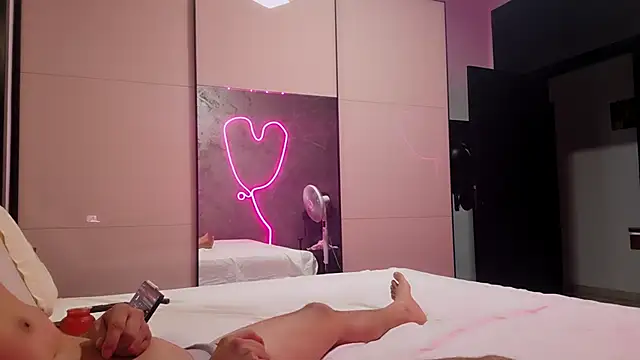 LeylaRosse online show from September 16, 8:00 am