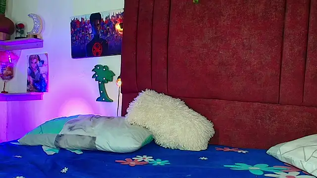 alisson zafiro  online show from March 28, 3:28 am