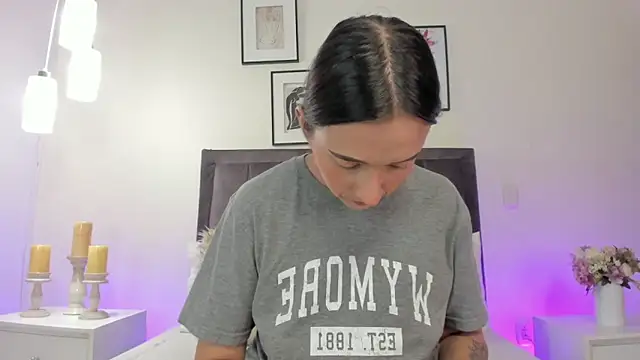 helen mooree online show from March 3, 12:44 pm