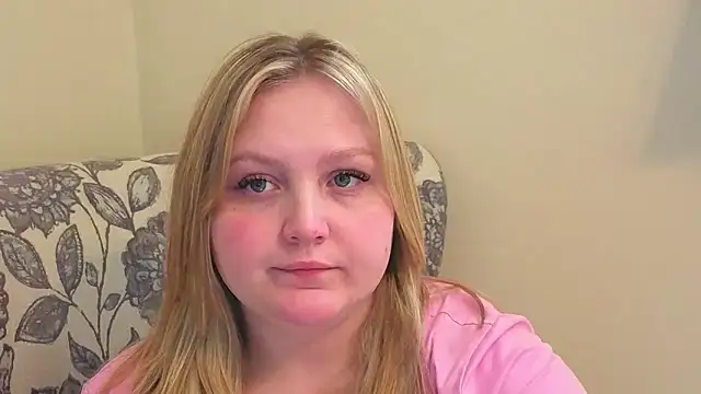 PhatAssBlond online show from April 8, 6:10 pm