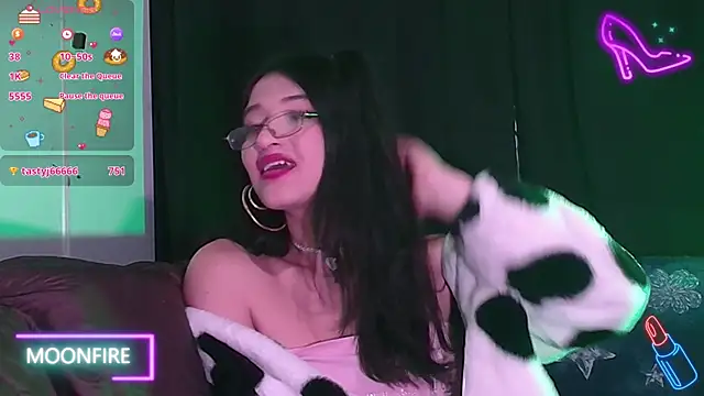 moonfiredancer online show from November 6, 3:23 am