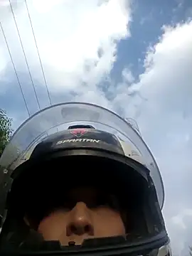 Snapshot of MiaStor chatting on October 14, 9:39 pm MiaStor online show from October 14, 9:39 pm