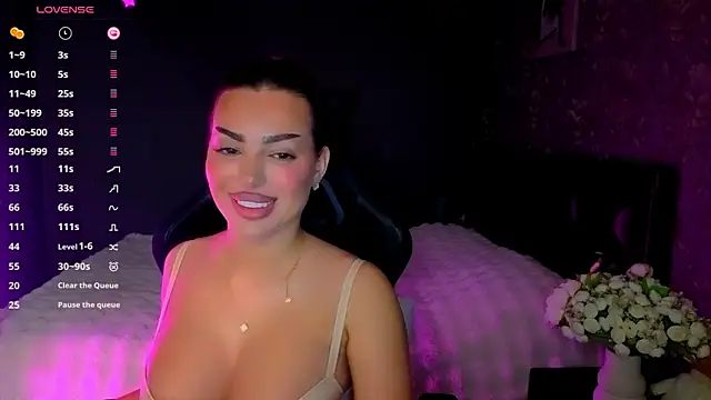 babyleilaa online show from February 12, 10:00 pm