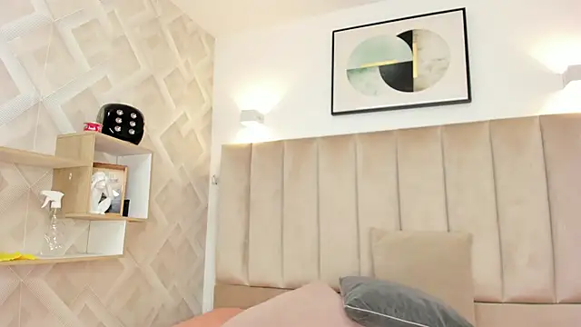 Anniie Queen online show from April 15, 2:34 am