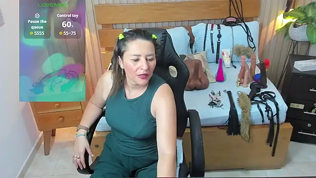 luciana ballesteros  online show from October 8, 12:53 pm