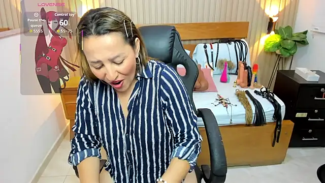 luciana ballesteros  online show from February 17, 12:26 pm