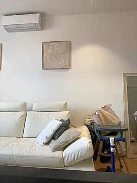 lyajoliee online show from April 18, 7:55 am