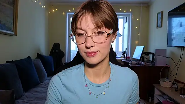 MalvinaBlum online show from December 19, 5:32 am