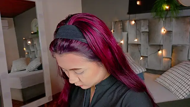 alaia-rogers online show from October 8, 11:47 am