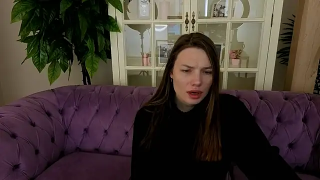 IceDanielles online show from March 31, 12:49 pm