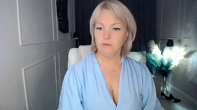 Juarnea online show from September 24, 1:43 pm